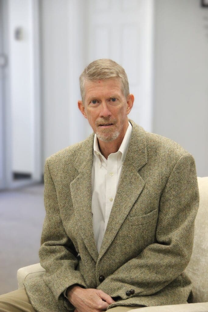 Headshot Drew Linder